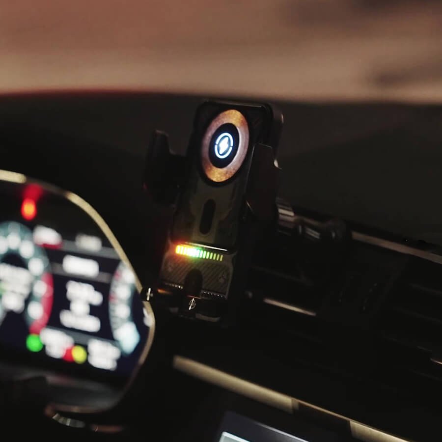 car-mount-wireless-charger-in-car