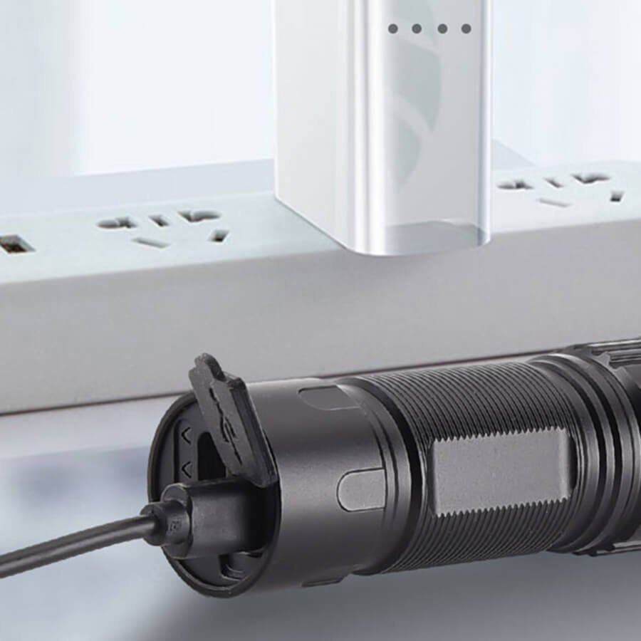 rechargeable-strong-flashlight